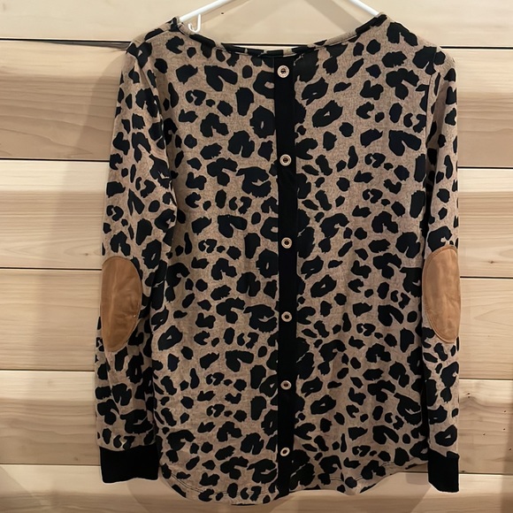 Pink Clover Animal Print Top - Picture 3 of 3